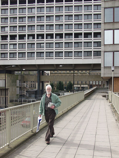Swan_House_Est_Walkway