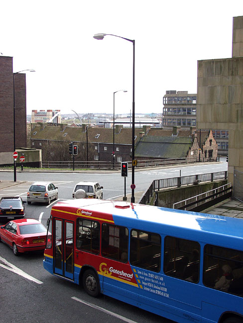 Swan_House_Roundabout_East