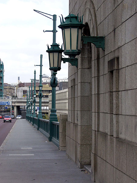 Tbrg_NE_Tower_Lamps