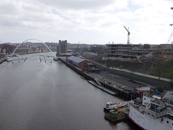 Tbrg_River_East